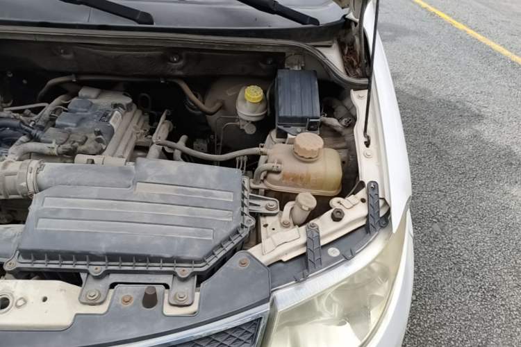 Used Wuling Hongguang 2016 1.5L Restyled S Comfort Version Engine Bay Left