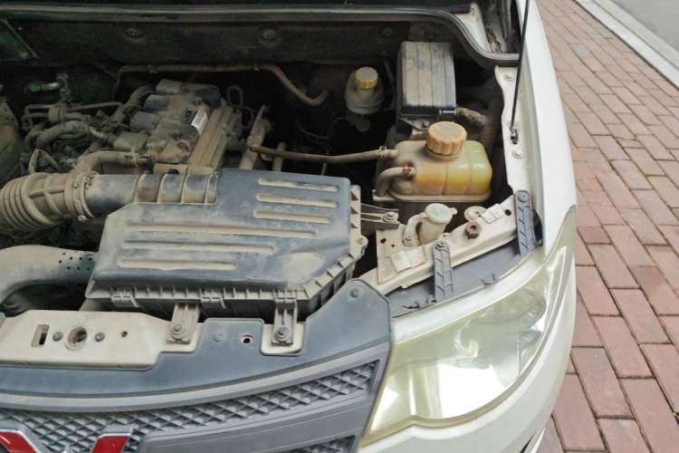 Used Wuling Hongguang 2016 1.5L Restyled S Comfort Version Engine Bay Left