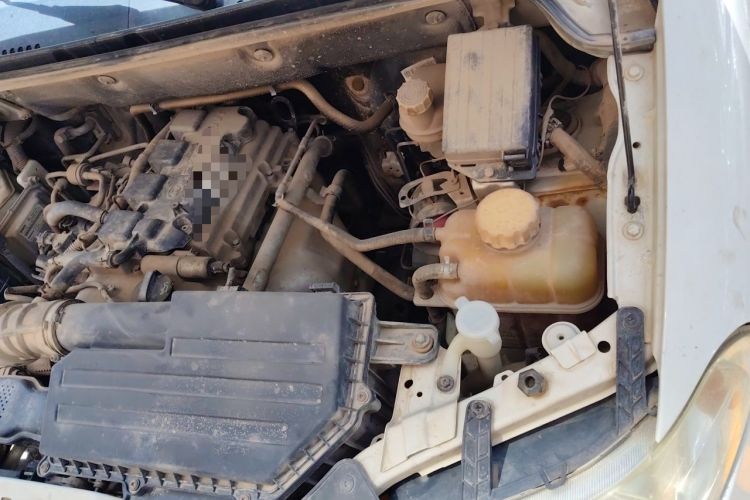Used Wuling Hongguang 2016 1.5L S Comfort Version Engine Bay Left