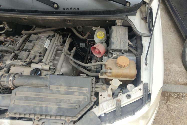 Used Wuling Hongguang 2016 1.5L Restyled S Comfort Version Engine Bay Left