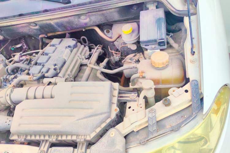 Used Wuling Hongguang 2016 1.5L Restyled S Comfort Version Engine Bay Left