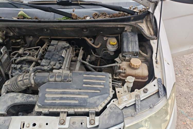 Used Wuling Hongguang 2016 1.5L Restyled S Comfort Version Engine Bay Left
