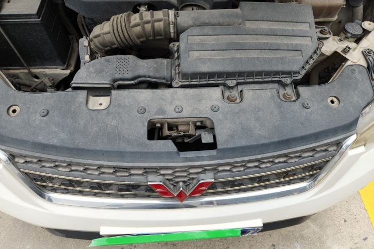 Used Wuling Hongguang 2016 1.5L S1 Deluxe Model China V-standard Engine Bay