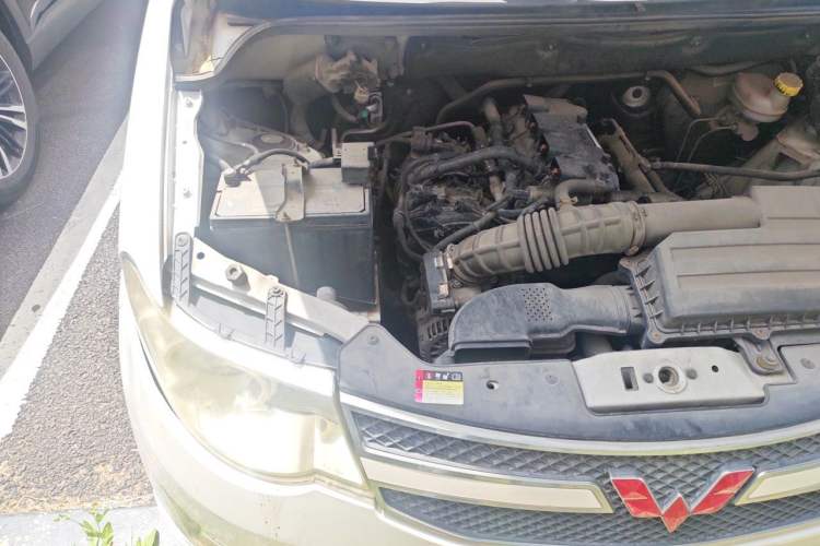Used Wuling Hongguang 2016 1.5L S Comfort Version Engine Bay Right