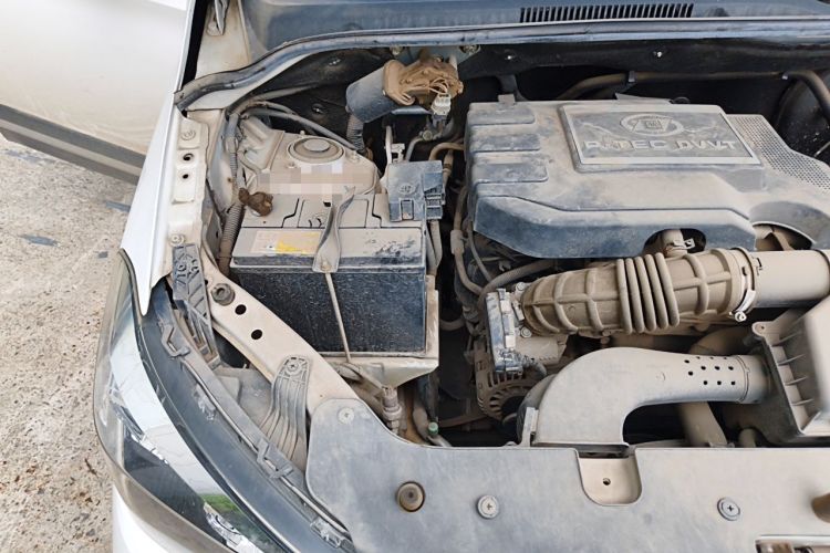 Used Wuling Hongguang 2016 1.5L S1 Deluxe Model China V-standard Engine Bay Right