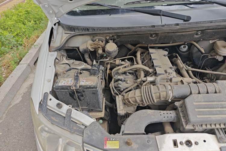 Used Wuling Hongguang 2016 1.5L Restyled S Comfort Version Engine Bay Right