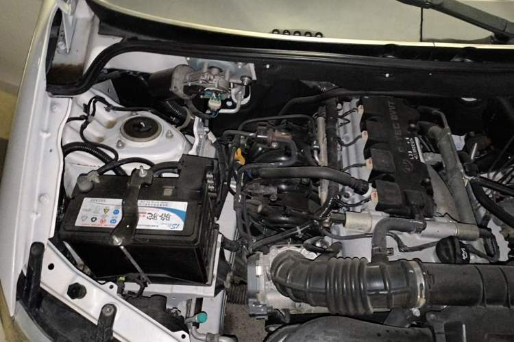Used Wuling Hongguang 2016 1.5L Restyled S Comfort Version Engine Bay Right