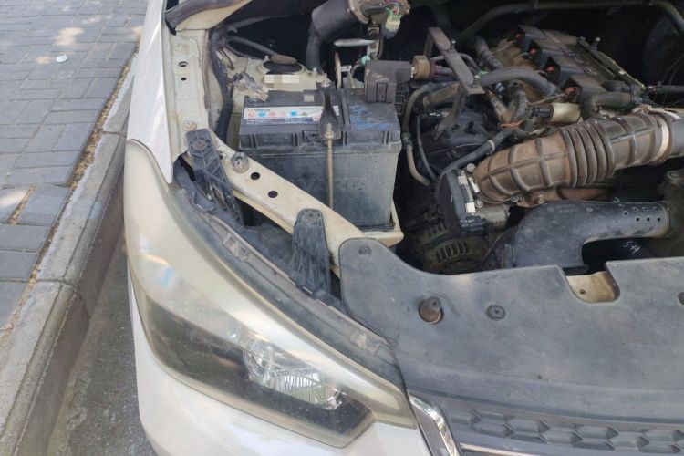 Used Wuling Hongguang 2016 1.5L S1 Deluxe Model China V-standard Engine Bay Right
