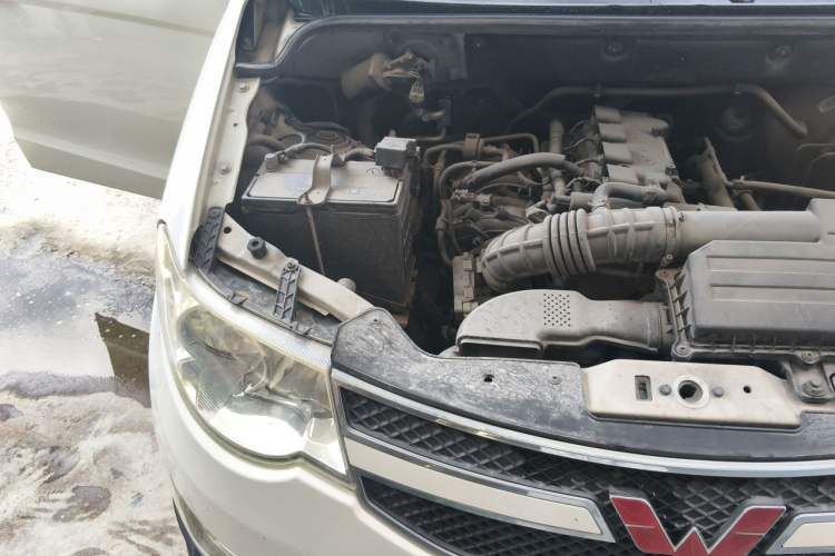Used Wuling Hongguang 2016 1.5L Restyled S Comfort Version Engine Bay Right