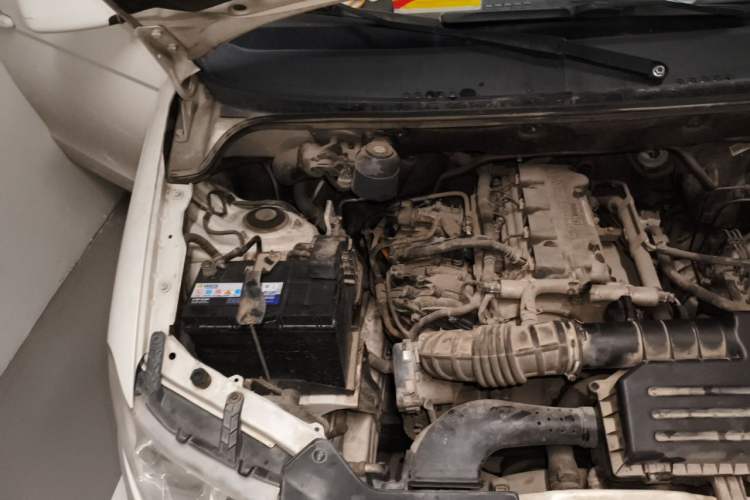 Used Wuling Hongguang 2016 1.5L Restyled S Comfort Version Engine Bay Right