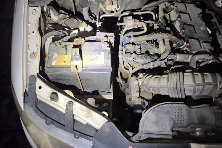 Used Wuling Hongguang 2016 1.5L S Comfort Version Engine Bay Right