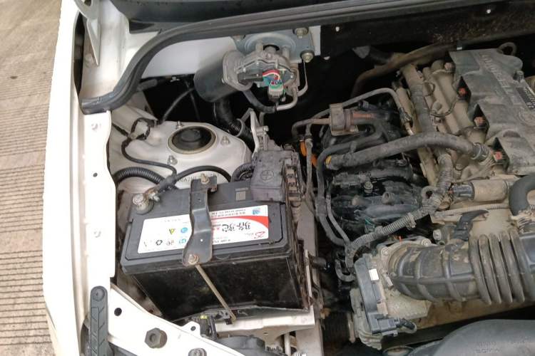 Used Wuling Hongguang 2016 1.5L Restyled S Comfort Version Engine Bay Right