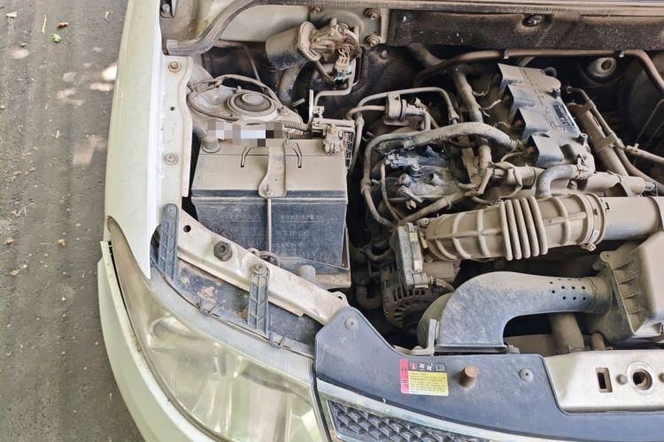 Used Wuling Hongguang 2016 1.5L S Comfort Version Engine Bay Right