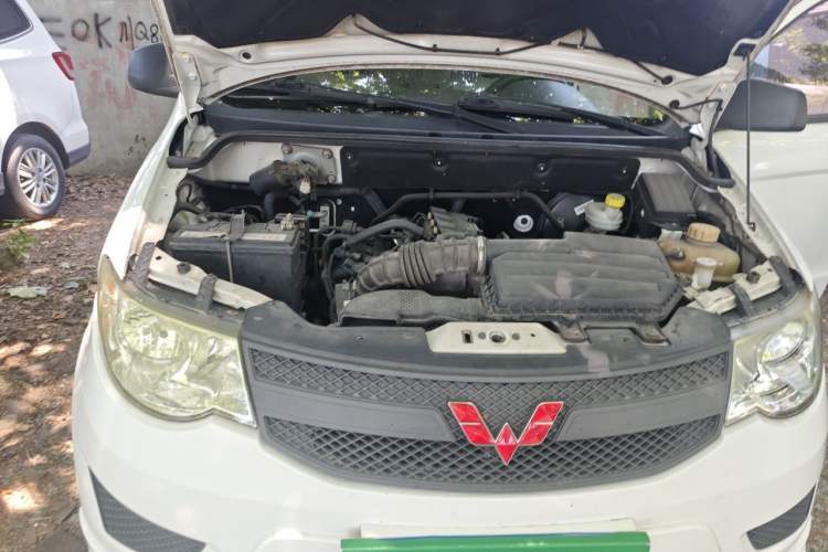 Used Wuling Hongguang 2016 1.5L S Comfort Version Engine Bay Right