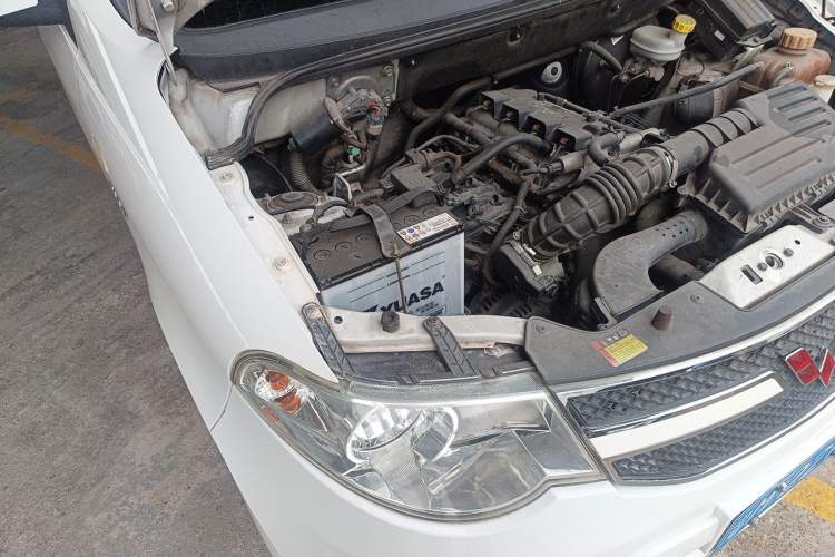 Used Wuling Hongguang 2016 1.5L Restyled S Comfort Version Engine Bay Right