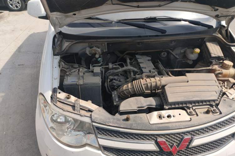Used Wuling Hongguang 2016 1.5L S Comfort Version Engine Bay Right