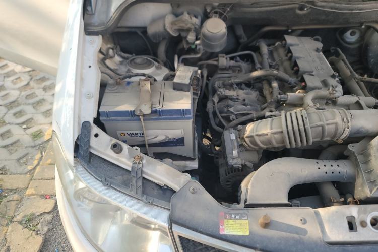 Used Wuling Hongguang 2016 1.5L S Comfort Version Engine Bay Right