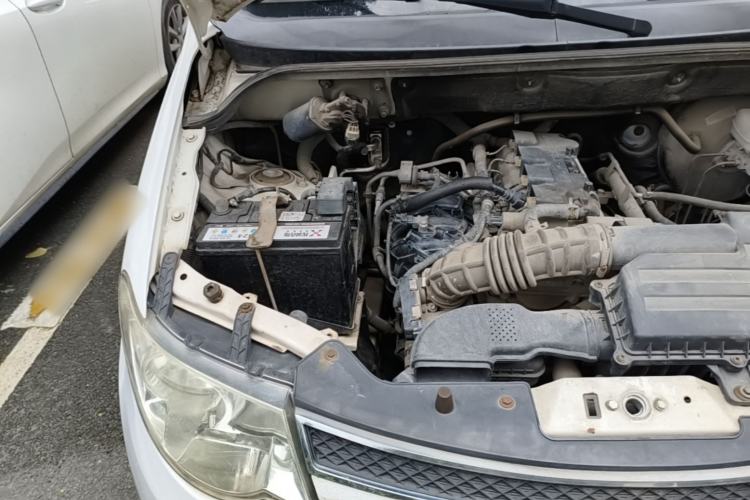 Used Wuling Hongguang 2016 1.5L Restyled S Comfort Version Engine Bay Right