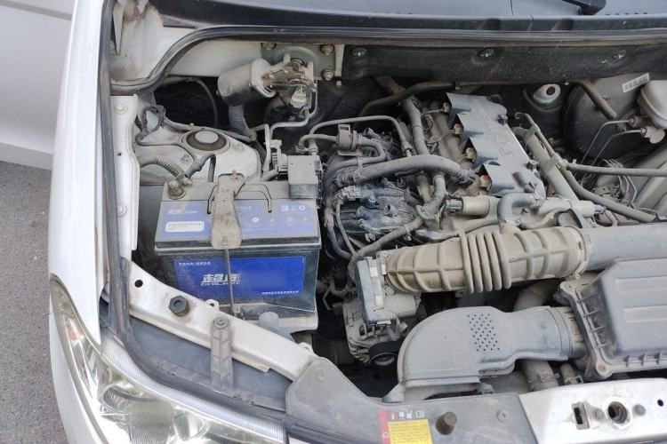 Used Wuling Hongguang 2016 1.5L S Comfort Version Engine Bay Right