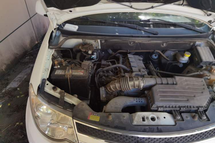 Used Wuling Hongguang 2016 1.5L S Comfort Version Engine Bay Right