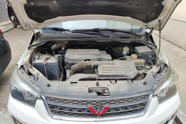 Used Wuling Hongguang 2016 1.5L S1 Deluxe Model China V-standard Engine Bay