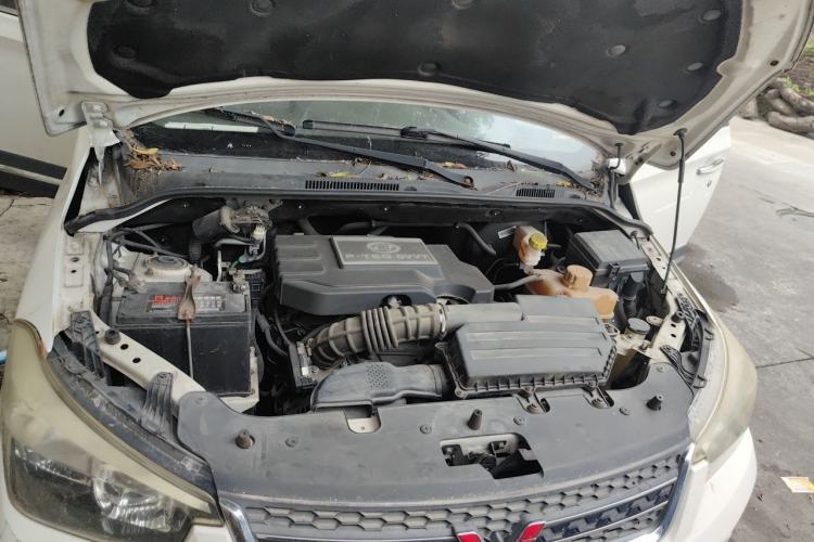 Used Wuling Hongguang 2016 1.5L S1 Deluxe Model China V-standard Engine Bay