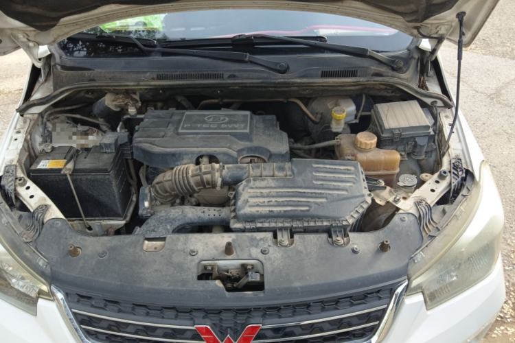 Used Wuling Hongguang 2016 1.5L S1 Deluxe Model China V-standard Engine Bay