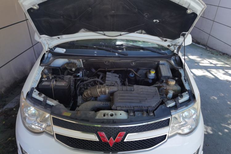 Used Wuling Hongguang 2016 1.5L S Comfort Version Engine Bay