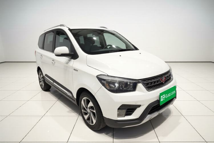 Used Wuling Hongguang 2016 1.5L S1 Deluxe Model China V-standard Exterior 2