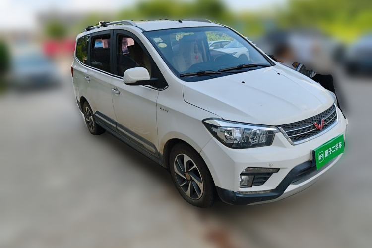 Used Wuling Hongguang 2016 1.5L S1 Deluxe Model China V-standard Front Right 45 Deg