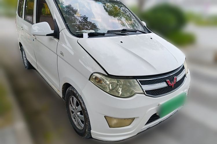 Used Wuling Hongguang 2016 1.5L S Comfort Version Front Right 45 Deg
