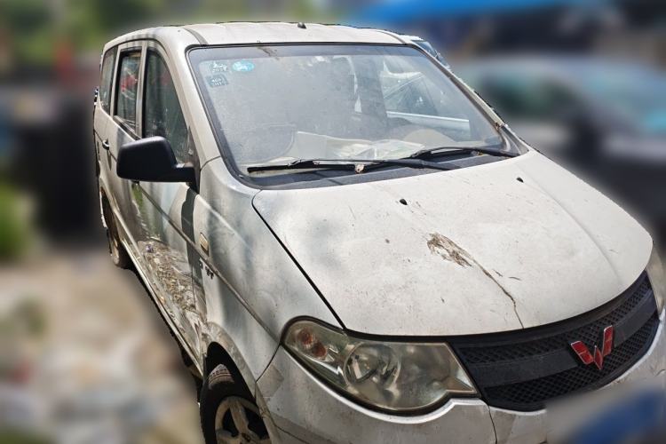 Used Wuling Hongguang 2016 1.5L Restyled S Comfort Version Front Right 45 Deg