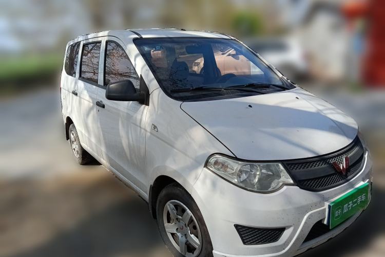 Used Wuling Hongguang 2016 1.5L S Comfort Version Front Right 45 Deg
