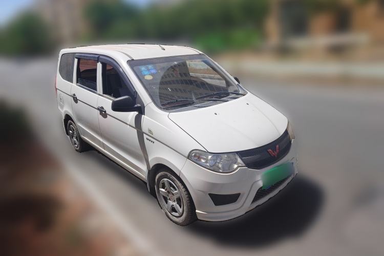 Used Wuling Hongguang 2016 1.5L S Comfort Version Front Right 45 Deg