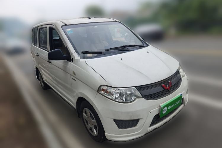 Used Wuling Hongguang 2016 1.5L Restyled S Comfort Version Front Right 45 Deg