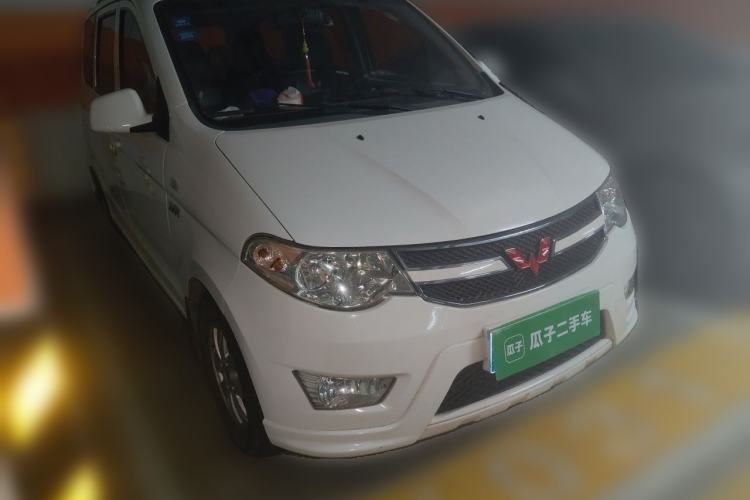 Used Wuling Hongguang 2016 1.5L Restyled S Comfort Version Front Right 45 Deg