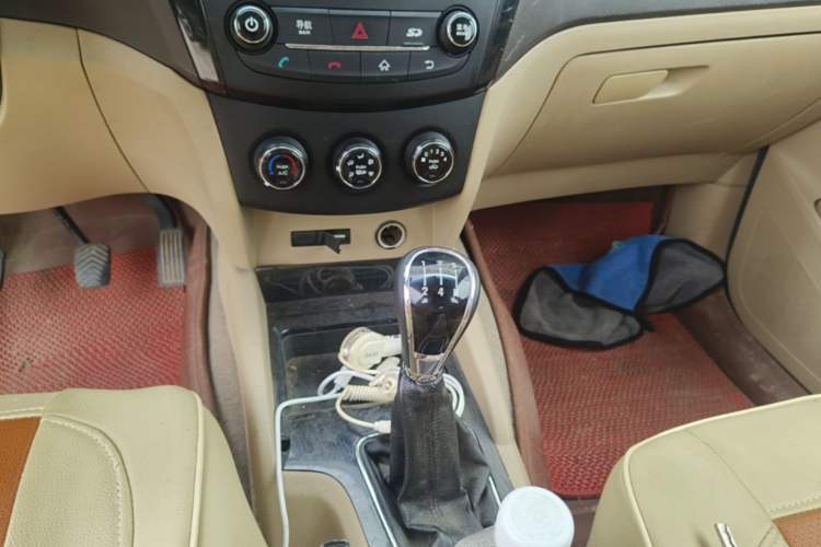 Used Wuling Hongguang 2016 1.5L S1 Deluxe Model China V-standard Gear Lever