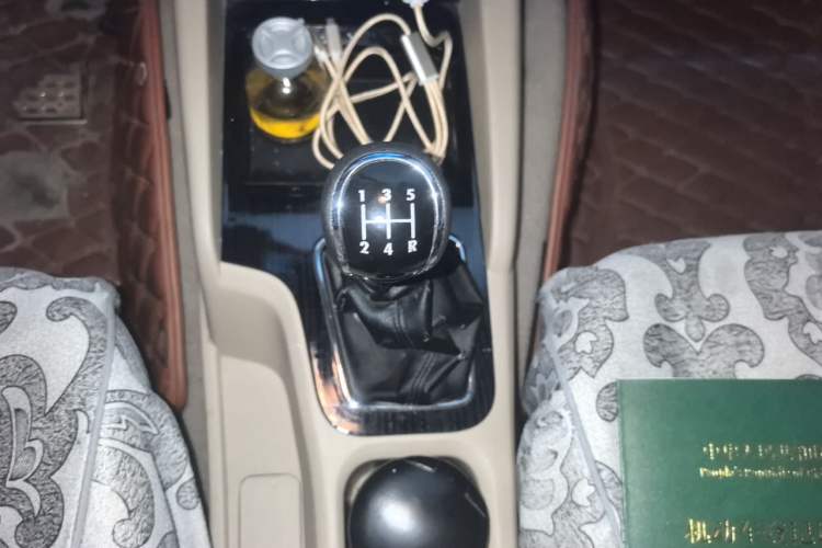 Used Wuling Hongguang 2016 1.5L S1 Deluxe Model China V-standard Gear Lever