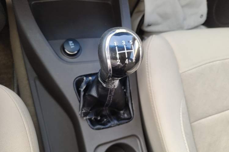 Used Wuling Hongguang 2016 1.5L Restyled S Comfort Version Gear Lever