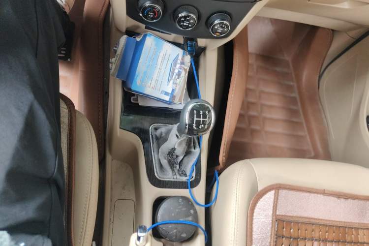 Used Wuling Hongguang 2016 1.5L S1 Deluxe Model China V-standard Gear Lever