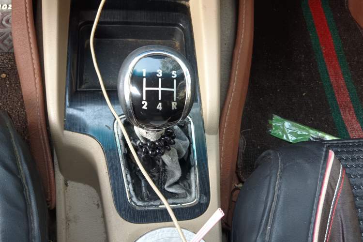 Used Wuling Hongguang 2016 1.5L S1 Deluxe Model China V-standard Gear Lever