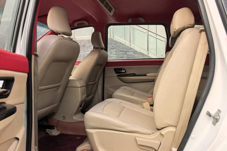 Used Wuling Hongguang 2016 1.5L S1 Deluxe Model China V-standard Interior 4