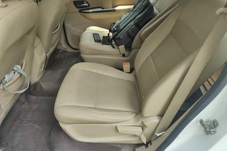 Used Wuling Hongguang 2016 1.5L S1 Deluxe Model China V-standard Interior 4