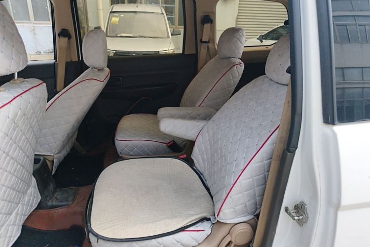 Used Wuling Hongguang 2016 1.5L S Comfort Version Interior 4