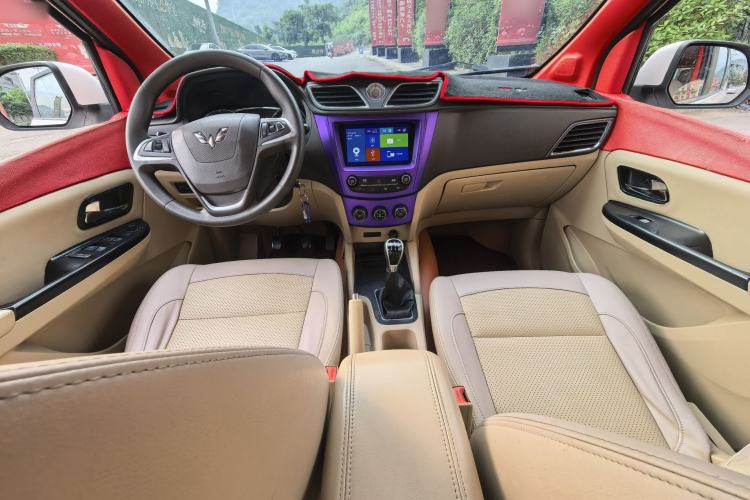 Used Wuling Hongguang 2016 1.5L S1 Deluxe Model China V-standard Interior 5