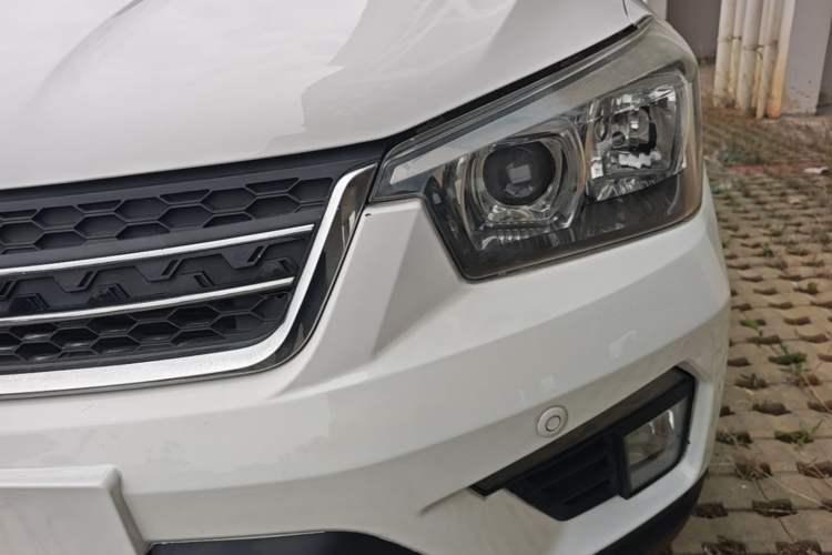 Used Wuling Hongguang 2016 1.5L S1 Deluxe Model China V-standard Left Front Headlight