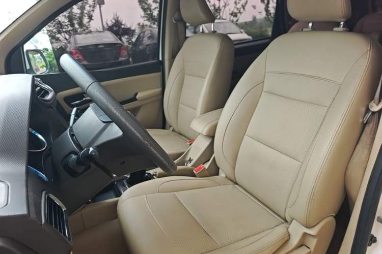 Used Wuling Hongguang 2016 1.5L S1 Deluxe Model China V-standard Left Front Seat