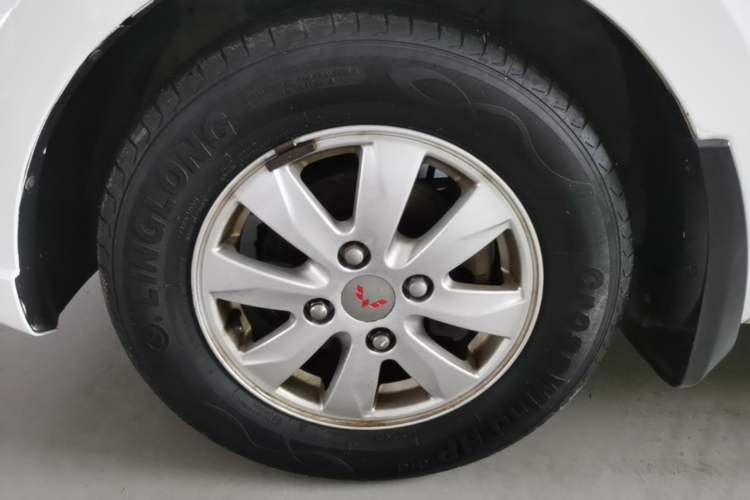 Used Wuling Hongguang 2016 1.5L Restyled S Comfort Version Left Front Wheel Hub