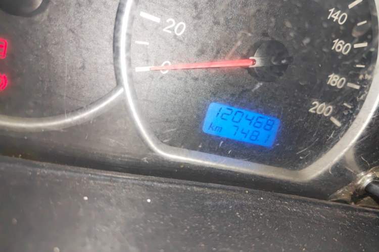 Used Wuling Hongguang 2016 1.5L S Comfort Version Odometer Close Up