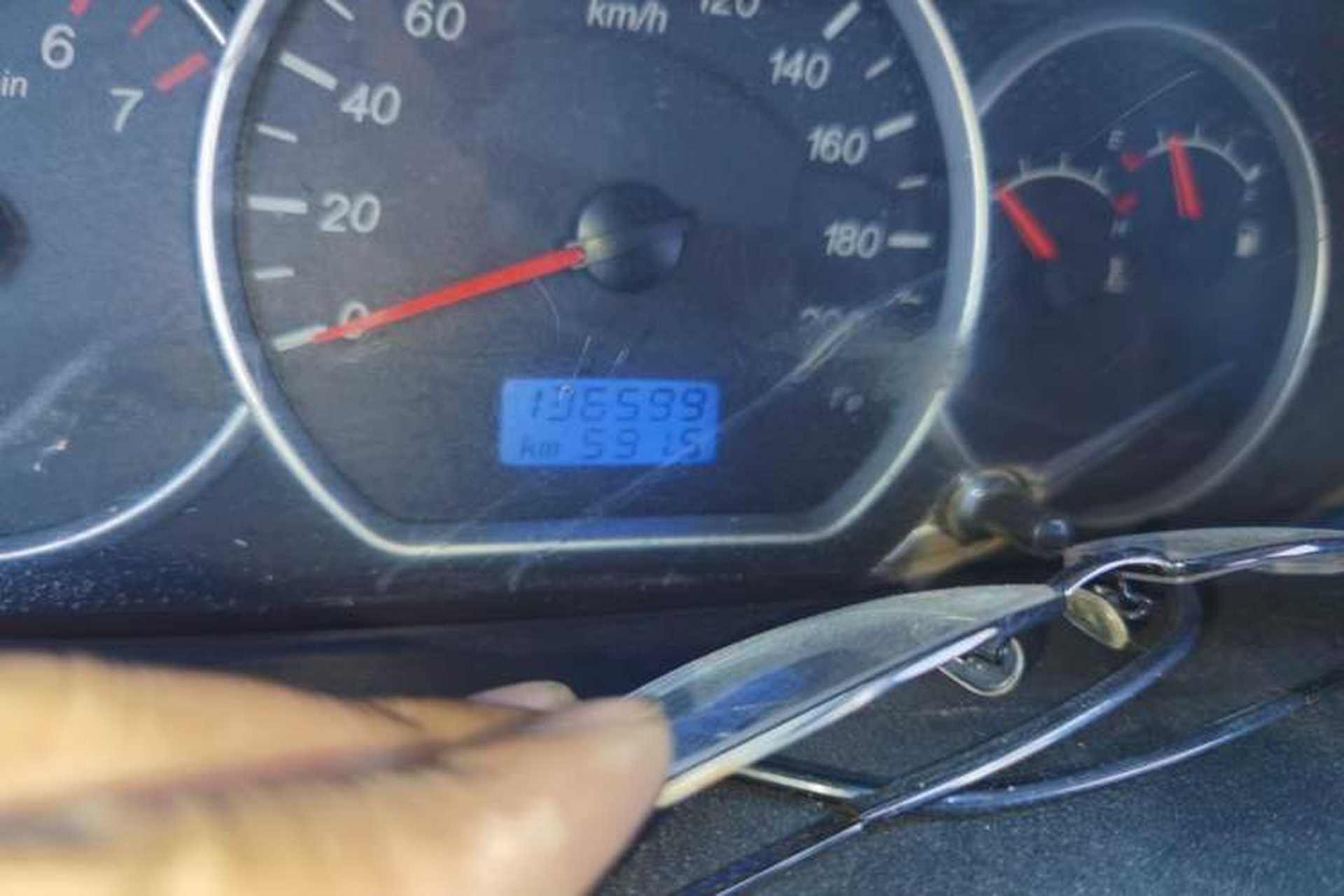 Used Wuling Hongguang 2016 1.5L S Comfort Version Odometer Close Up